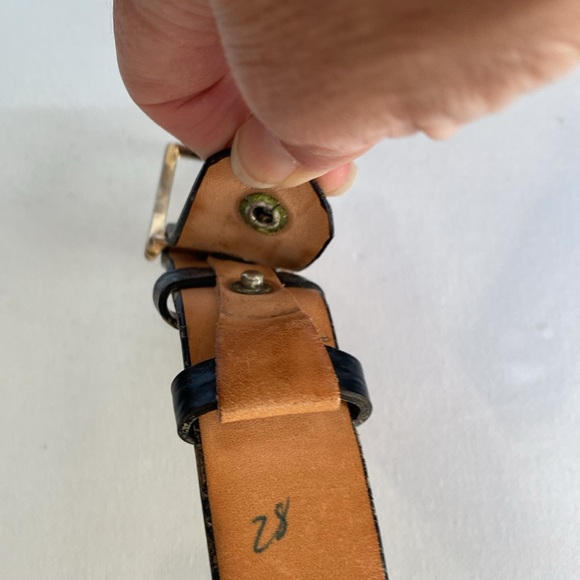 Black Sharkskin belt with gold tone removable buckle - Picture 5 of 13